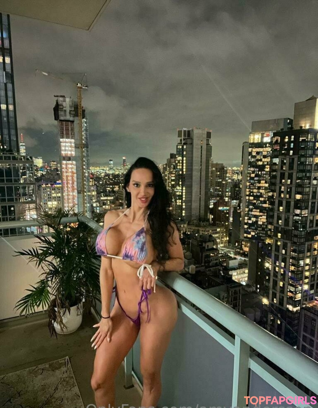 Foto desnuda filtrada de OnlyFans de Amyanderssen #337 Foto desnuda filtrada de OnlyFans de Amyanderssen #337