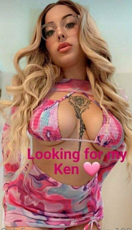 Foto desnuda filtrada de OnlyFans de Curvykatie1991