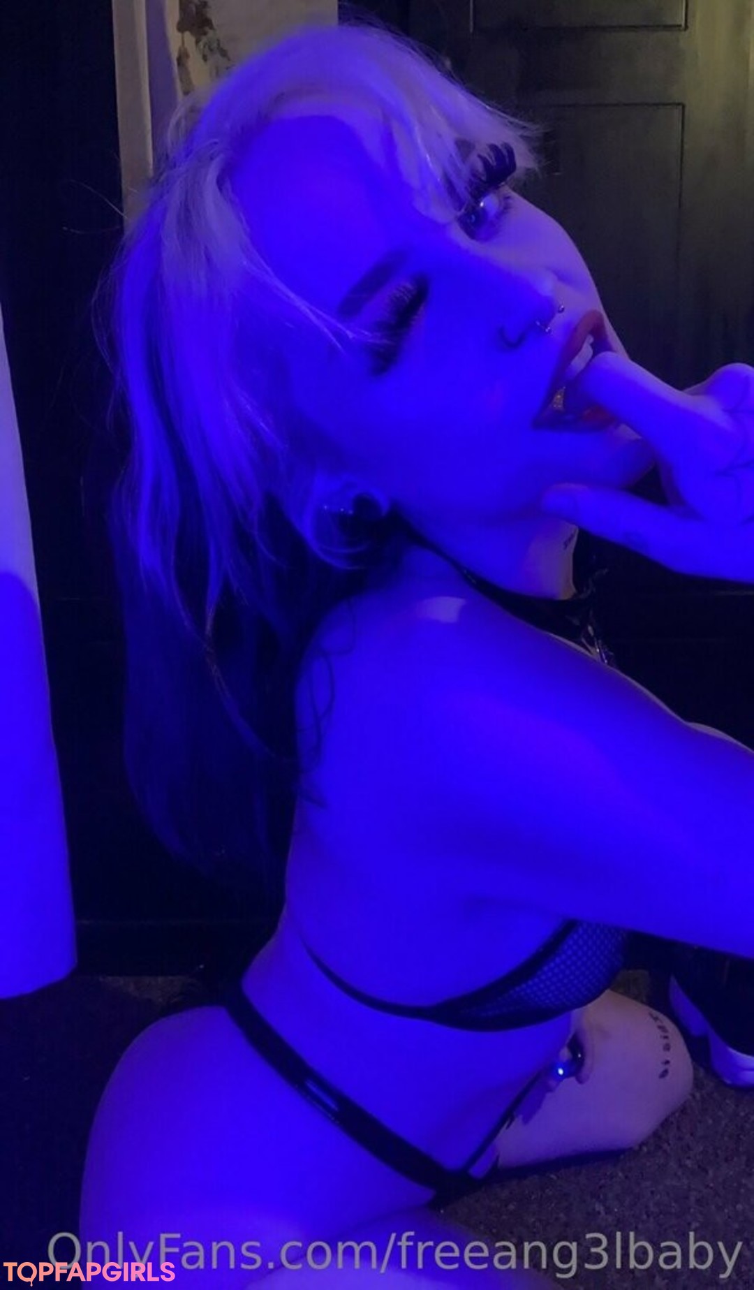 Foto desnuda filtrada de OnlyFans de Freeang3lbaby #49 Foto desnuda filtrada de OnlyFans de Freeang3lbaby #49