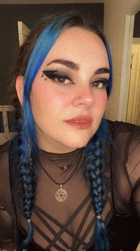 Foto desnuda filtrada de OnlyFans de Bellamonstera