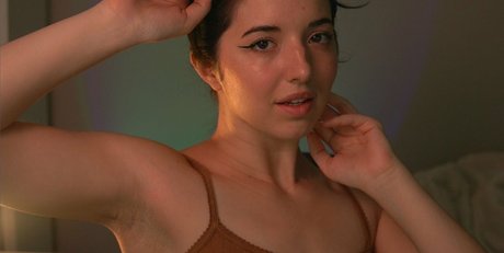 Foto desnuda filtrada de OnlyFans de Slight Sounds