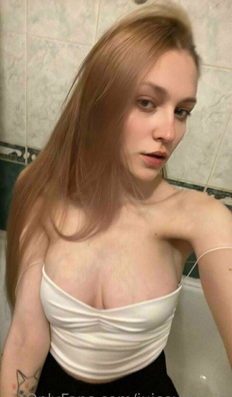 Foto desnuda filtrada de OnlyFans de Juicevibevip