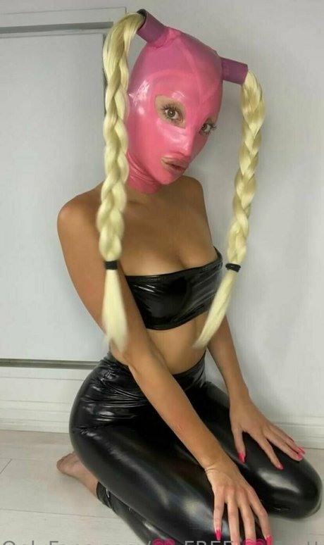 Prettyinpinkxoxfree