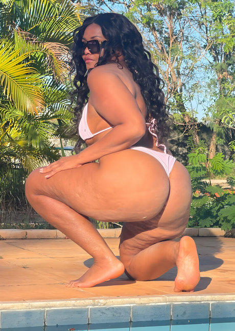 Gaby Amarantos