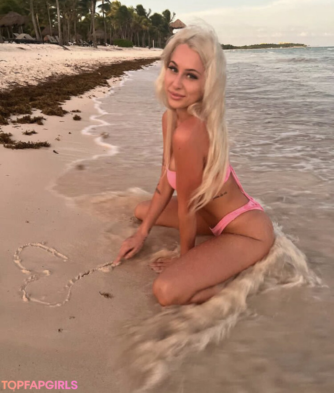 Foto desnuda filtrada de OnlyFans de Allieesaur #139 Foto desnuda filtrada de OnlyFans de Allieesaur #139