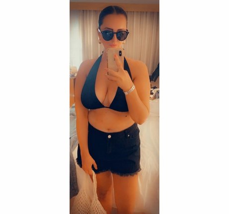 Melanie M