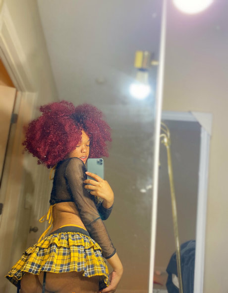 Foto desnuda filtrada de OnlyFans de Badgalfairy