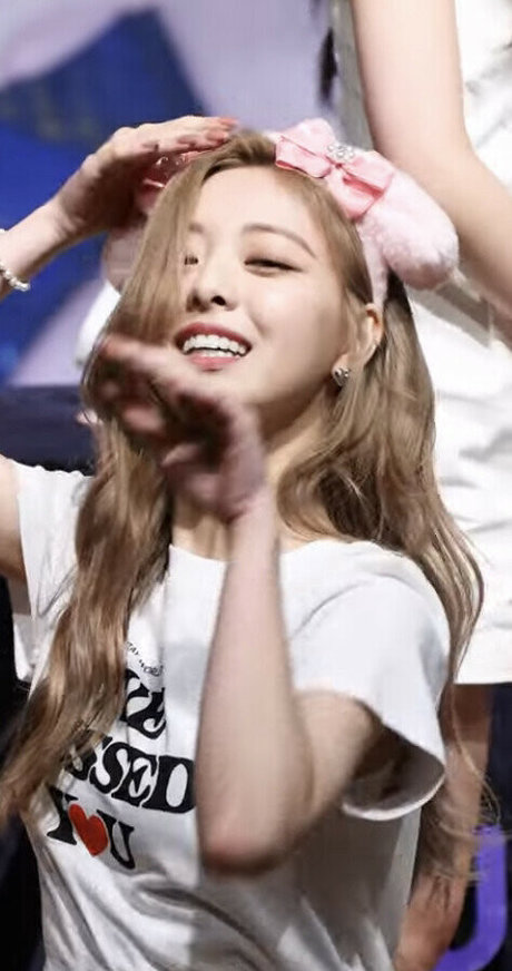 WomenK-pop