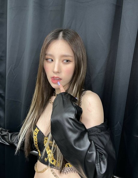 WomenK-pop