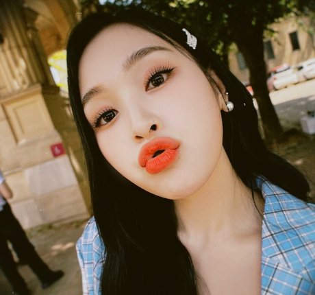 WomenK-pop