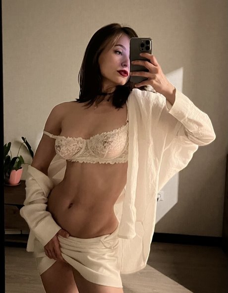 Foto desnuda filtrada de OnlyFans de Toma Efremova