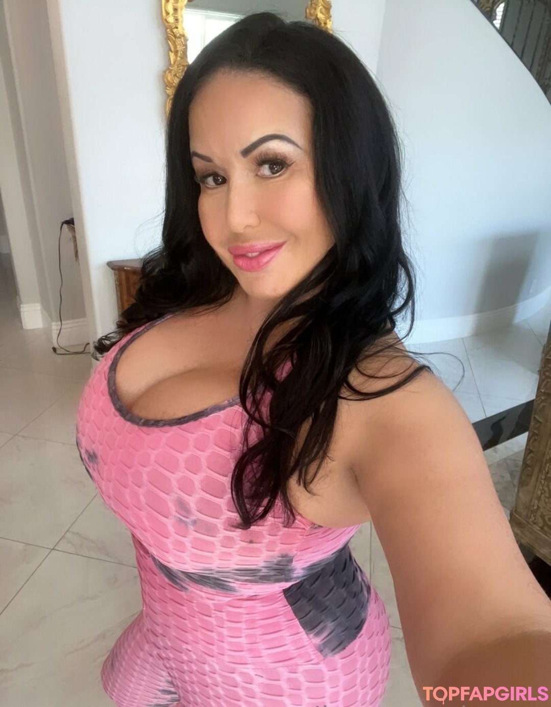 Foto desnuda filtrada de OnlyFans de Latinamilfnyc #160 Foto desnuda filtrada de OnlyFans de Latinamilfnyc #160