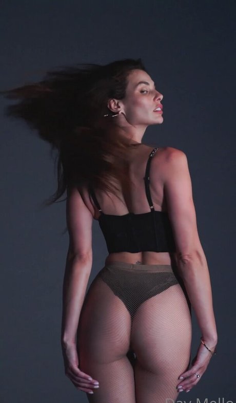 Dayane Mello