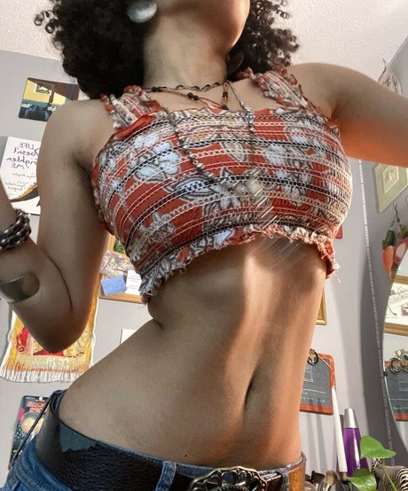 Foto desnuda filtrada de OnlyFans de aaliyeezy