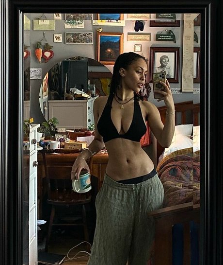 Aaliyeezy