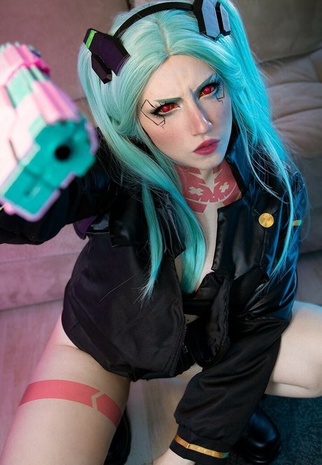 Ezy Summers Cosplay