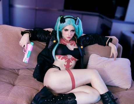 Ezy Summers Cosplay