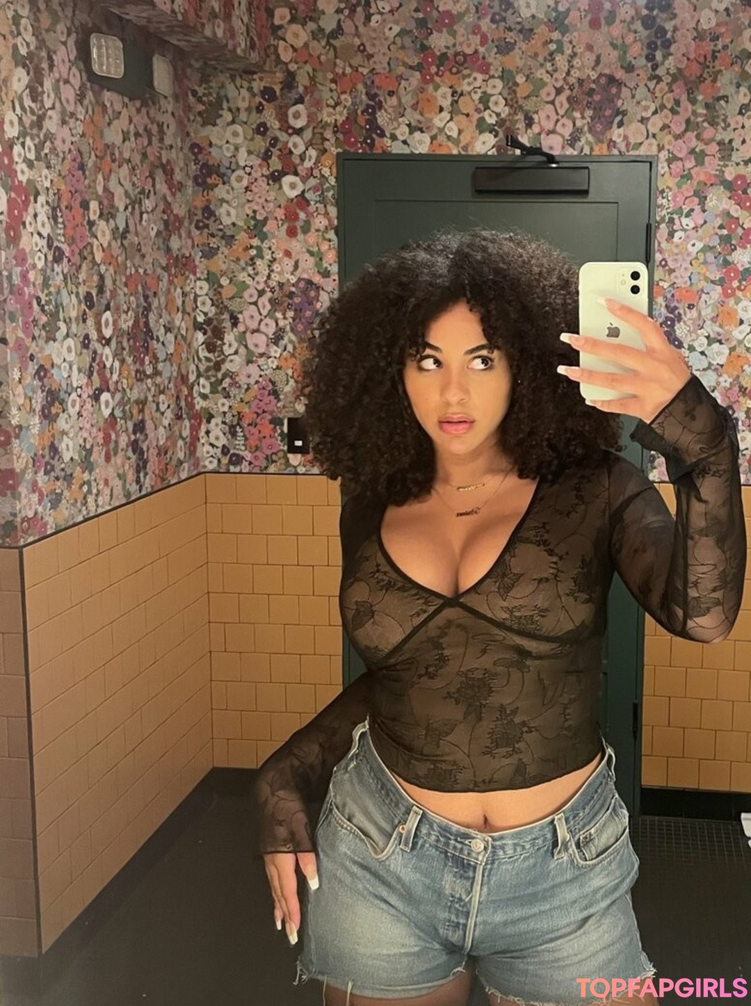 Foto desnuda filtrada de OnlyFans de Raina Morris #77 Foto desnuda filtrada de OnlyFans de Raina Morris #77