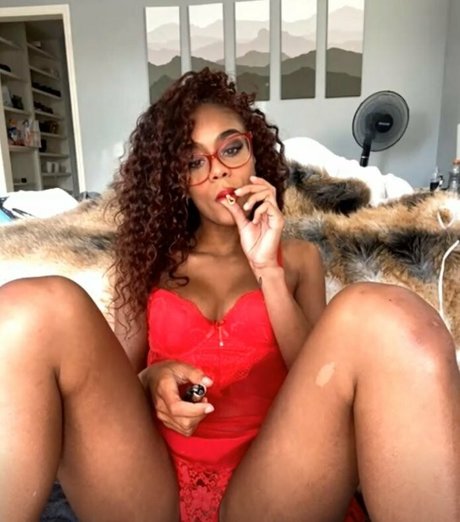 Foto desnuda filtrada de OnlyFans de Scarlitscandal