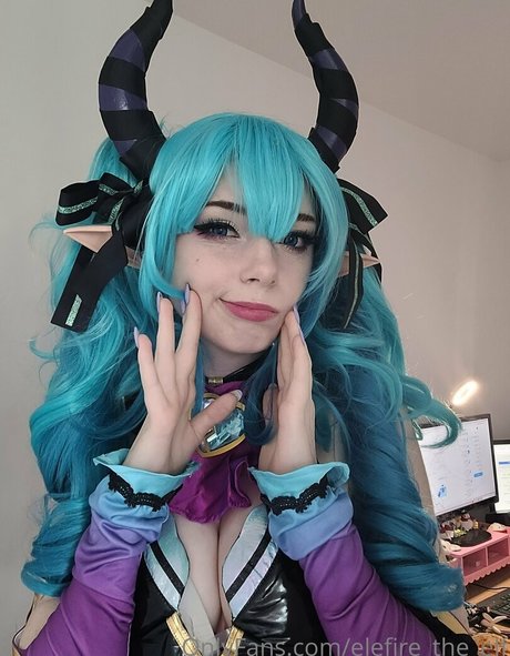 Foto desnuda filtrada de OnlyFans de Elefiretheelf