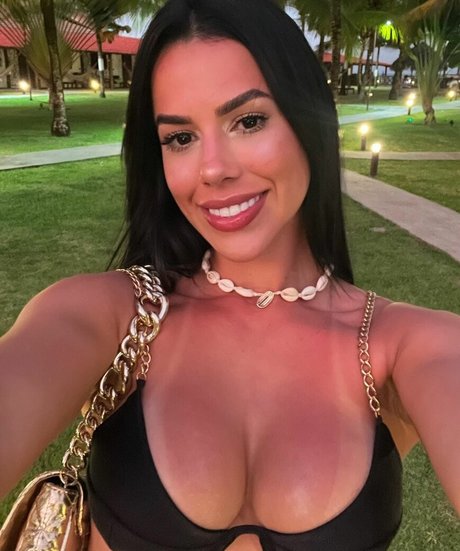Larissa Tomasia