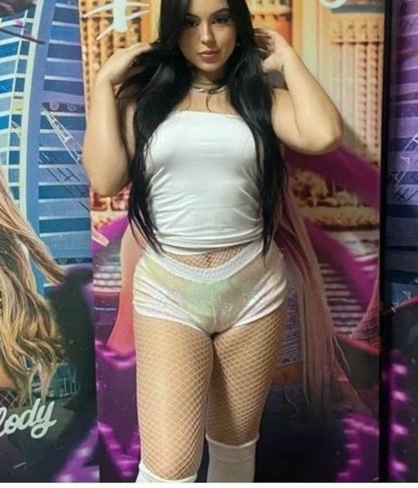 Foto desnuda filtrada de OnlyFans de Bella Angel Dezoitou
