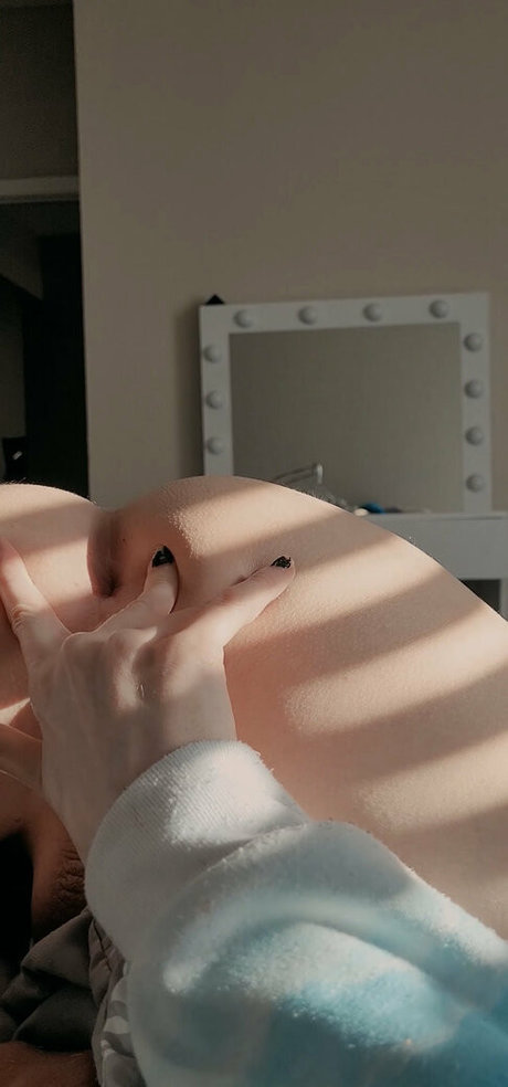 Foto desnuda filtrada de OnlyFans de Averyellisxo