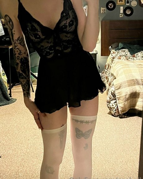 Foto desnuda filtrada de OnlyFans de Zee Hell