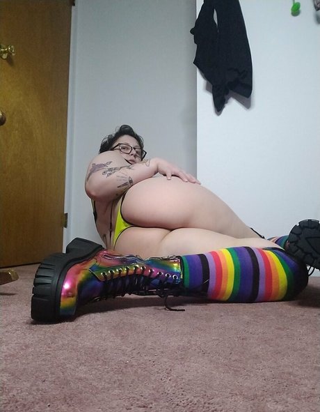 Foto desnuda filtrada de OnlyFans de Alamode