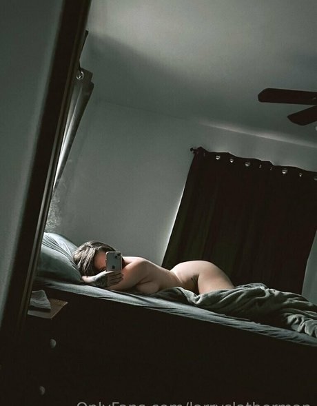 Foto desnuda filtrada de OnlyFans de Larryslatherman
