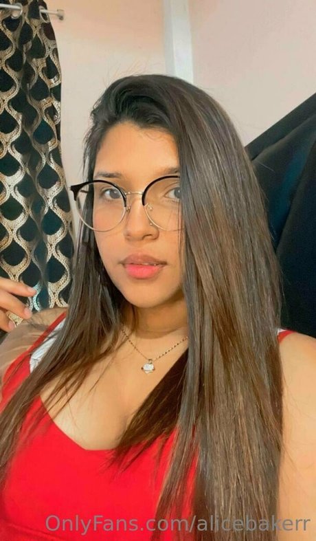 Foto desnuda filtrada de OnlyFans de Alicebakerr