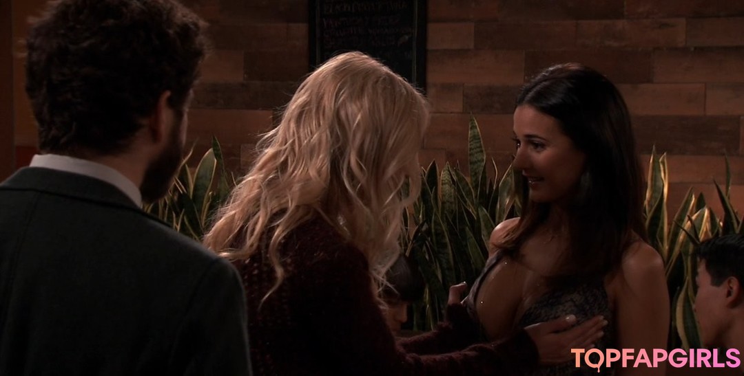 Foto desnuda filtrada de OnlyFans de Emmanuelle Chriqui #299 Foto desnuda filtrada de OnlyFans de Emmanuelle Chriqui #299