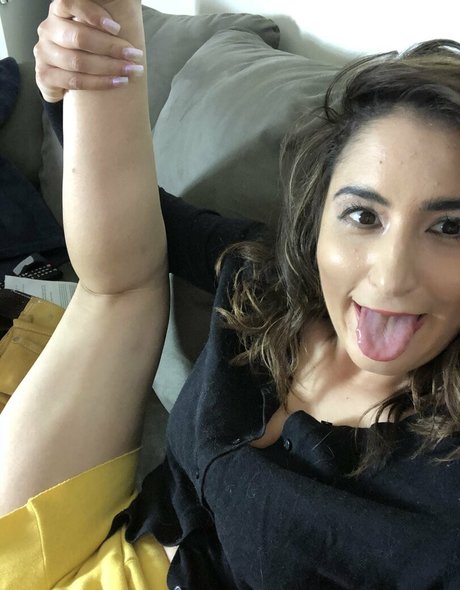 Snarkybrunette