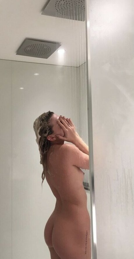 Foto desnuda filtrada de OnlyFans de Louisa Johnson