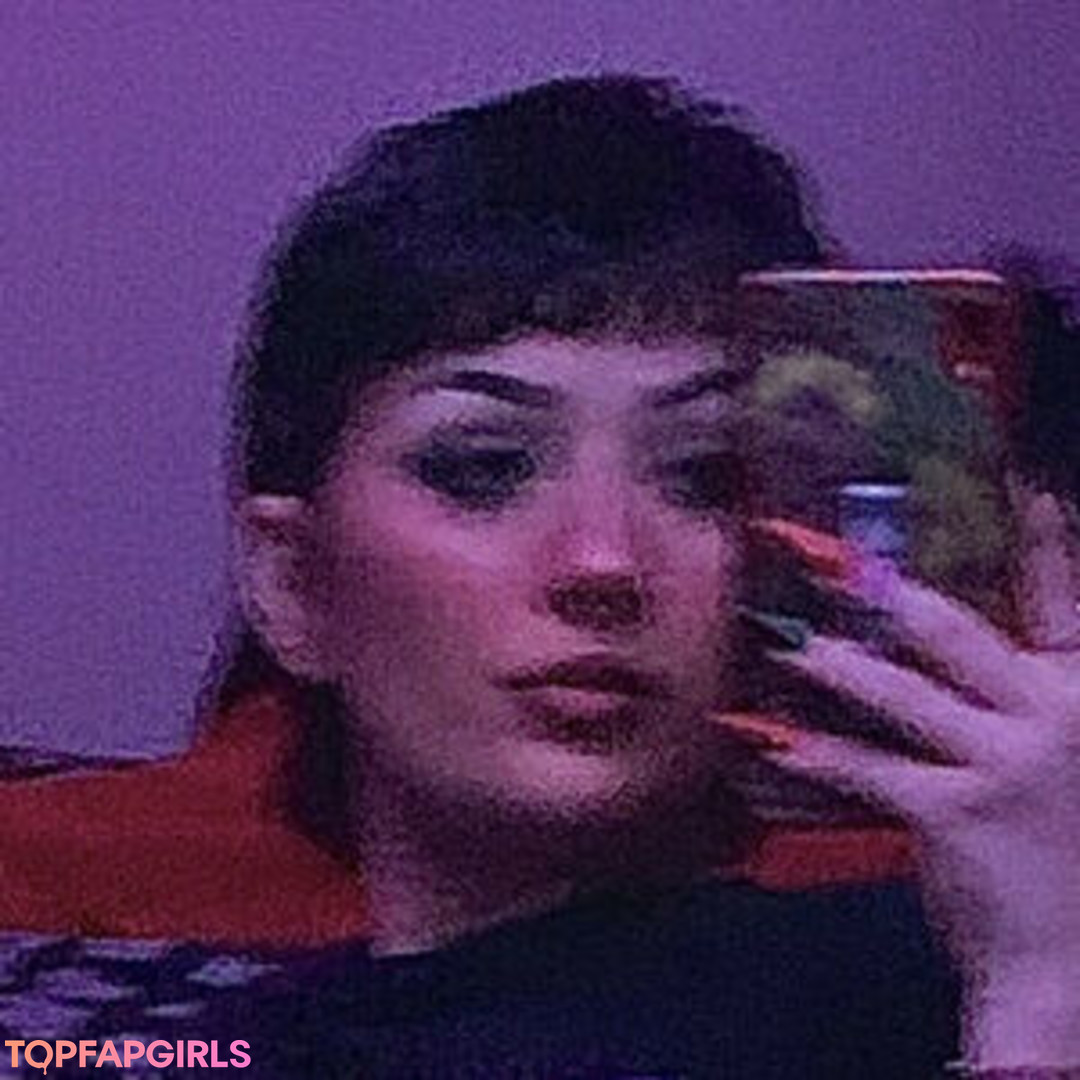 Foto desnuda filtrada de OnlyFans de Underboobgoddess #8 Foto desnuda filtrada de OnlyFans de Underboobgoddess #8