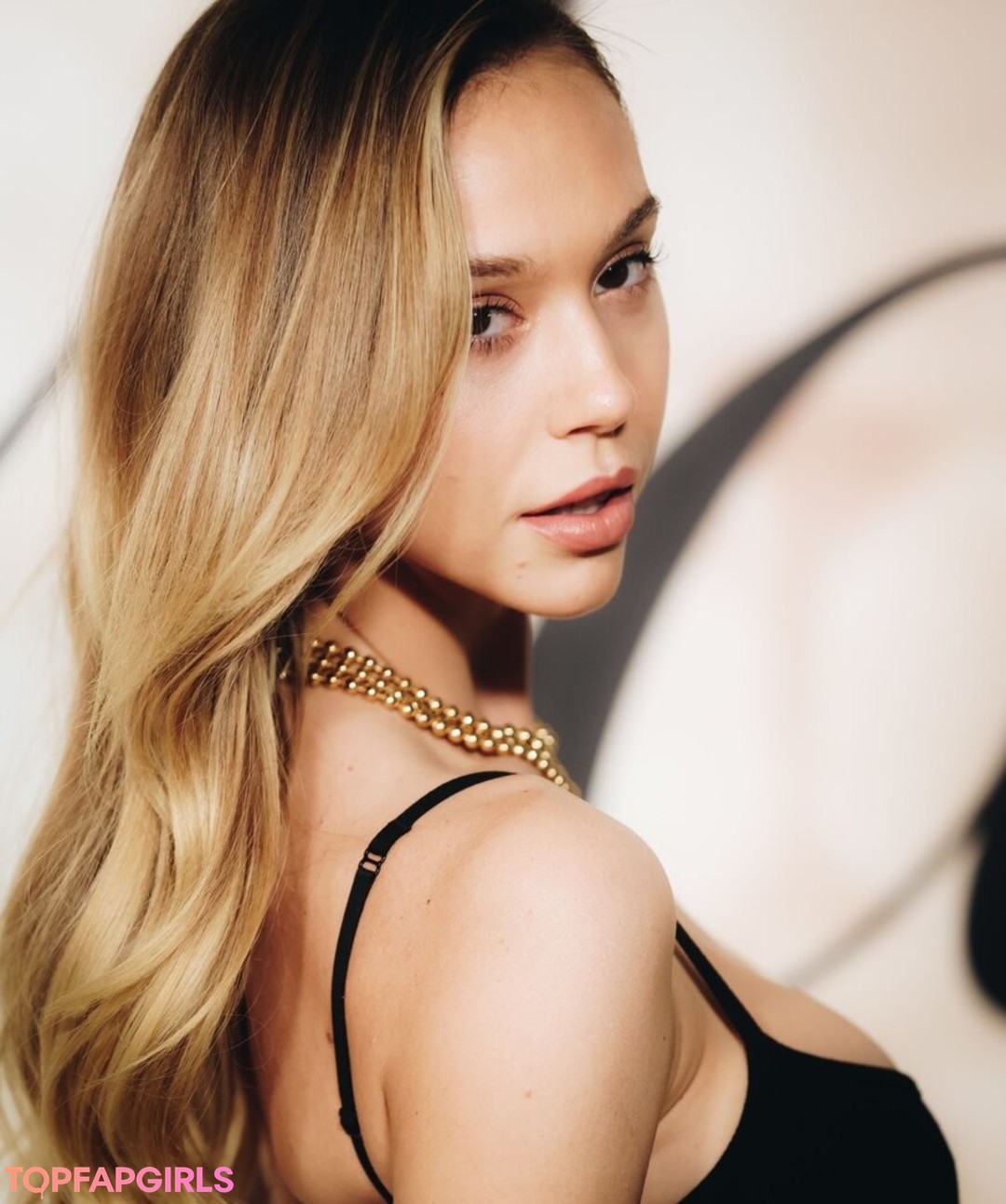 Foto desnuda filtrada de OnlyFans de Alexis Ren #377 Foto desnuda filtrada de OnlyFans de Alexis Ren #377