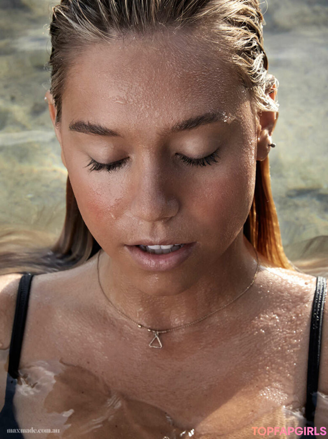Foto desnuda filtrada de OnlyFans de Alexis Ren #651 Foto desnuda filtrada de OnlyFans de Alexis Ren #651