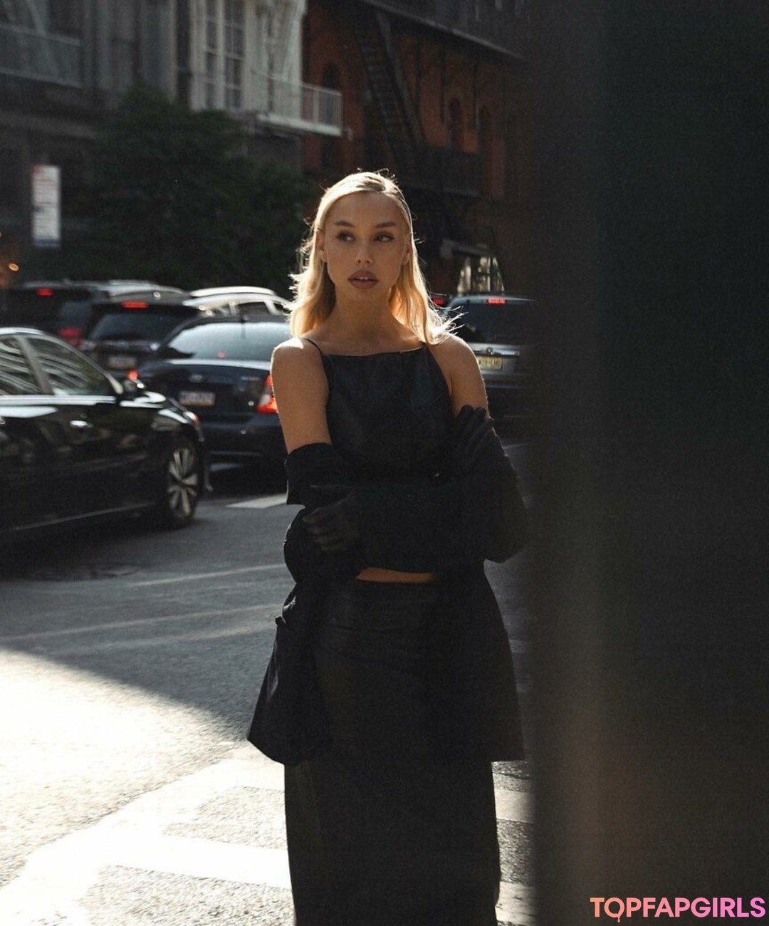 Foto desnuda filtrada de OnlyFans de Alexis Ren #675 Foto desnuda filtrada de OnlyFans de Alexis Ren #675