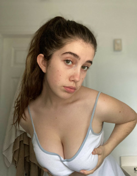 Foto desnuda filtrada de OnlyFans de Itsmollyyyroseagain
