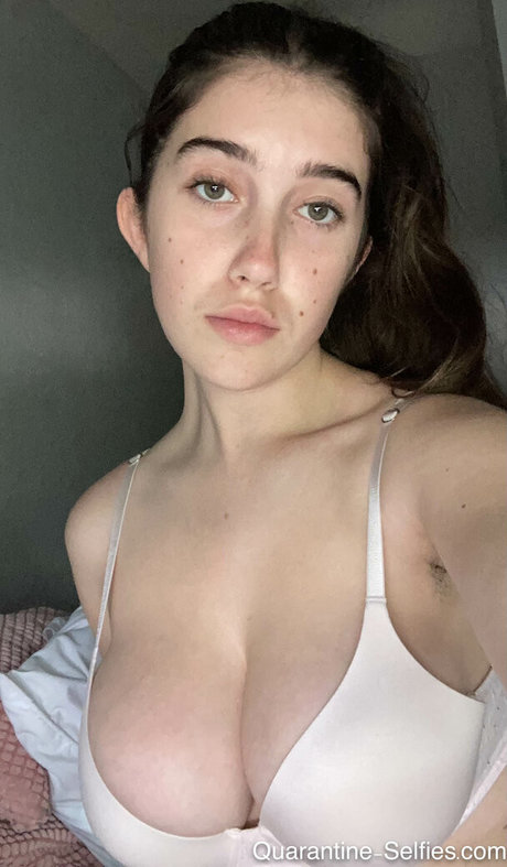 Foto desnuda filtrada de OnlyFans de Itsmollyyyroseagain