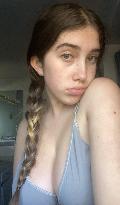 Itsmollyyyrose_again