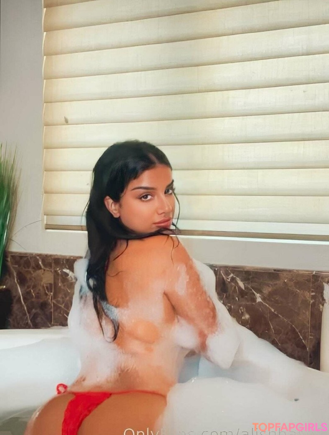 Foto desnuda filtrada de OnlyFans de Alishbasheikh #21 Foto desnuda filtrada de OnlyFans de Alishbasheikh #21