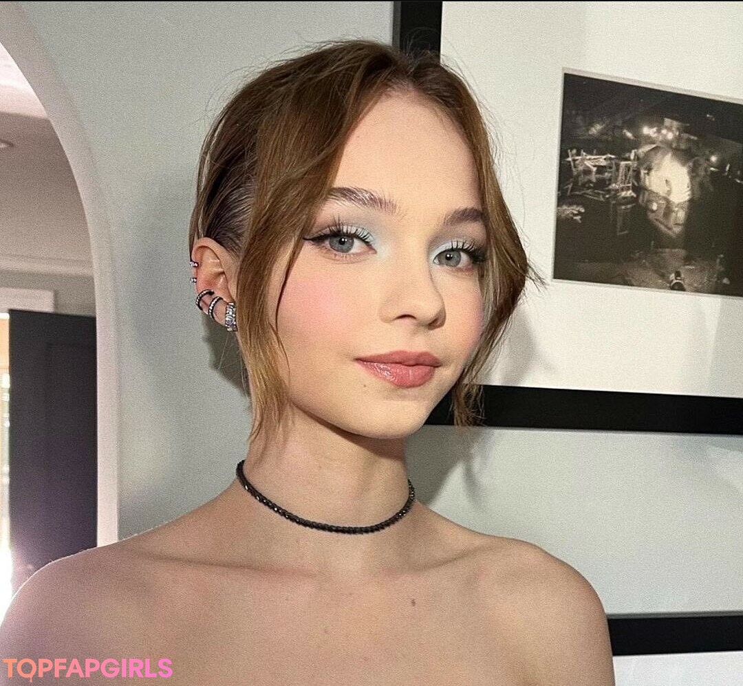 Foto desnuda filtrada de OnlyFans de Emma Myers #95 Foto desnuda filtrada de OnlyFans de Emma Myers #95