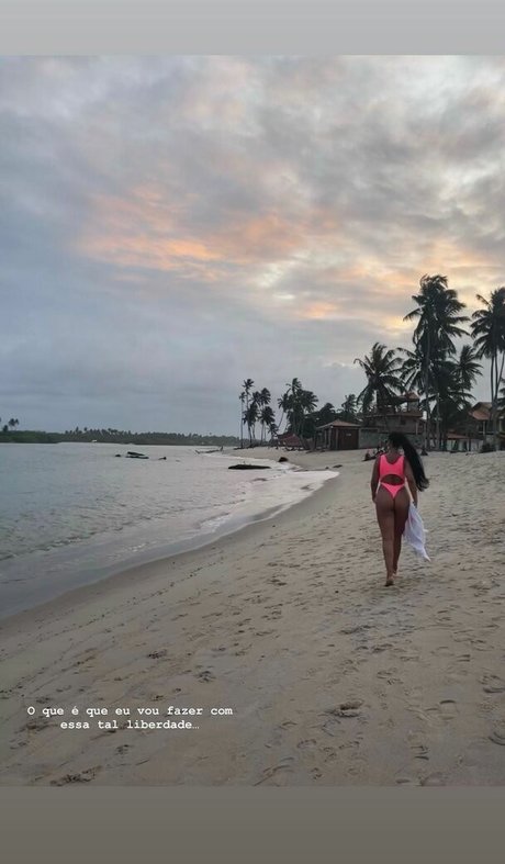 Valeria Valenssa
