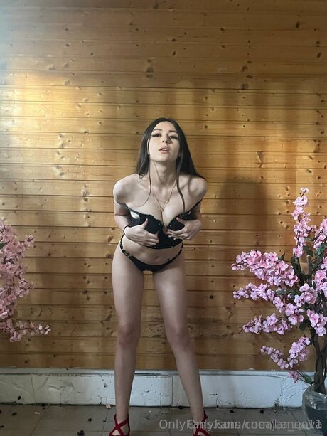 Foto desnuda filtrada de OnlyFans de Lia Nova
