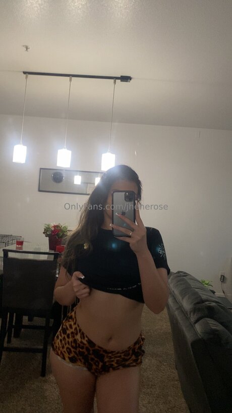 Foto desnuda filtrada de OnlyFans de Jhenerose