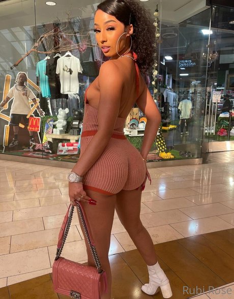 Foto desnuda filtrada de OnlyFans de Rubi Rose
