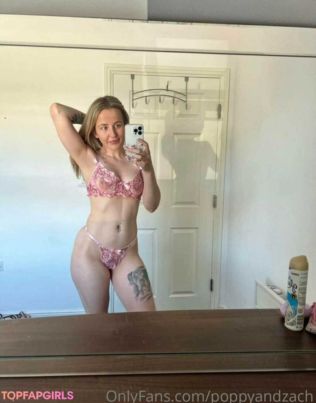 Foto desnuda filtrada de OnlyFans de Strawberrykittenn #71 Foto desnuda filtrada de OnlyFans de Strawberrykittenn #71