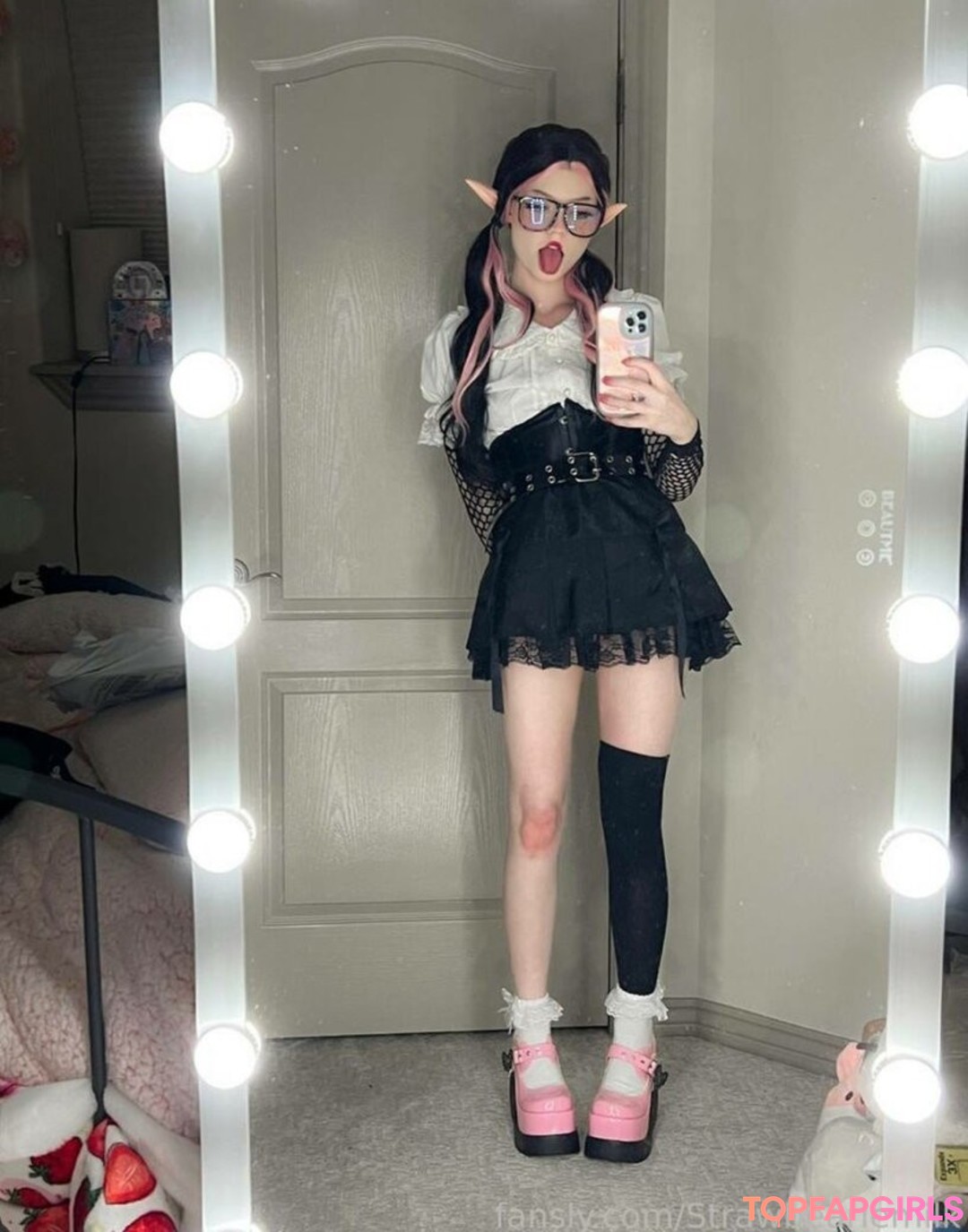 Foto desnuda filtrada de OnlyFans de Strawbeariemilkk #1555