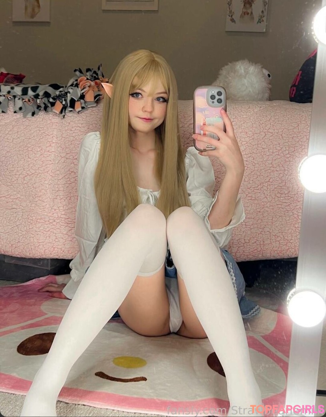 Foto desnuda filtrada de OnlyFans de Strawbeariemilkk #1795 Foto desnuda filtrada de OnlyFans de Strawbeariemilkk #1795